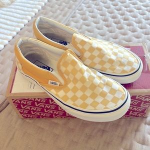 Slip on Vans checkered yellow
